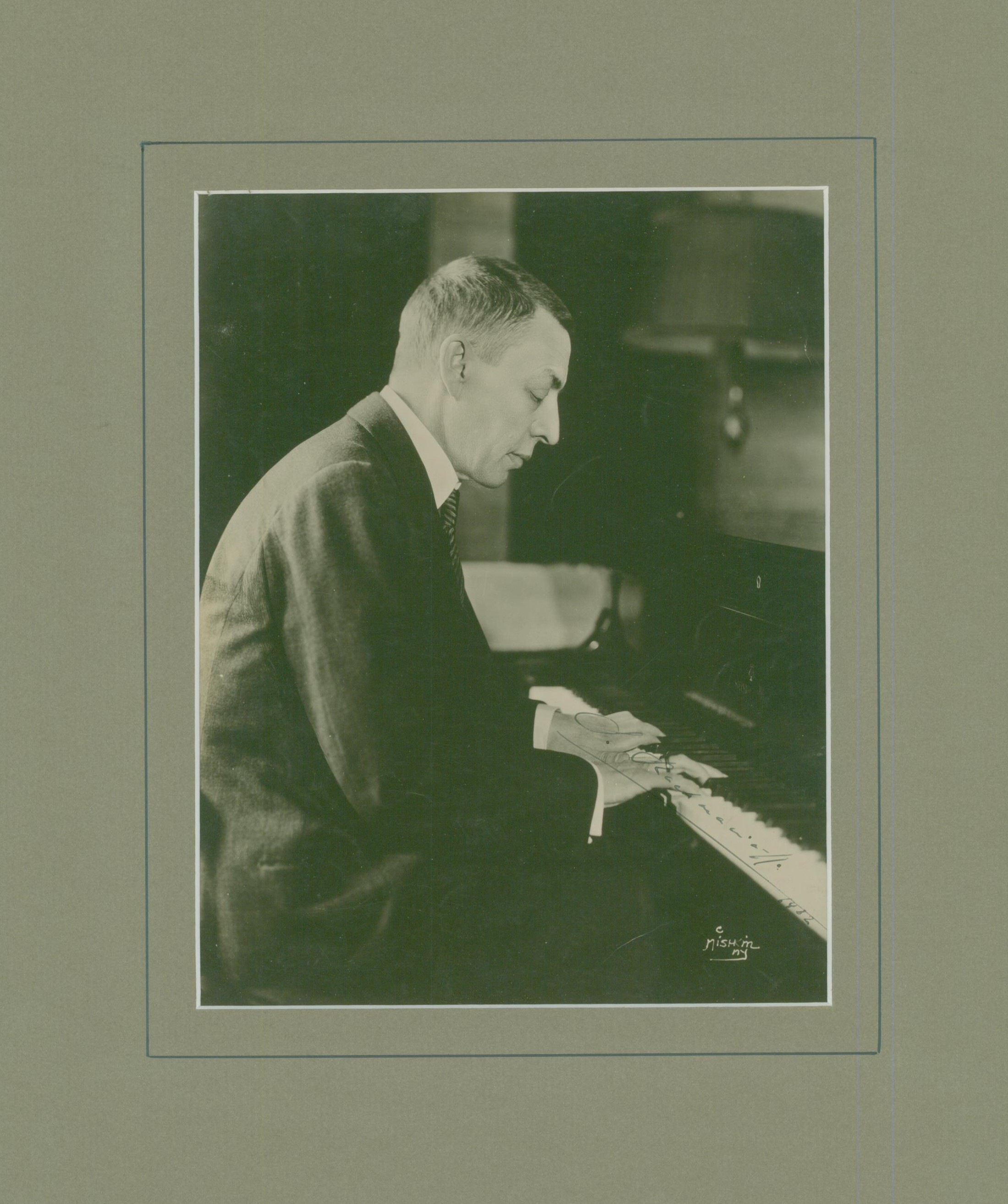 Rachmaninoff, Sergei - Photograph Signed